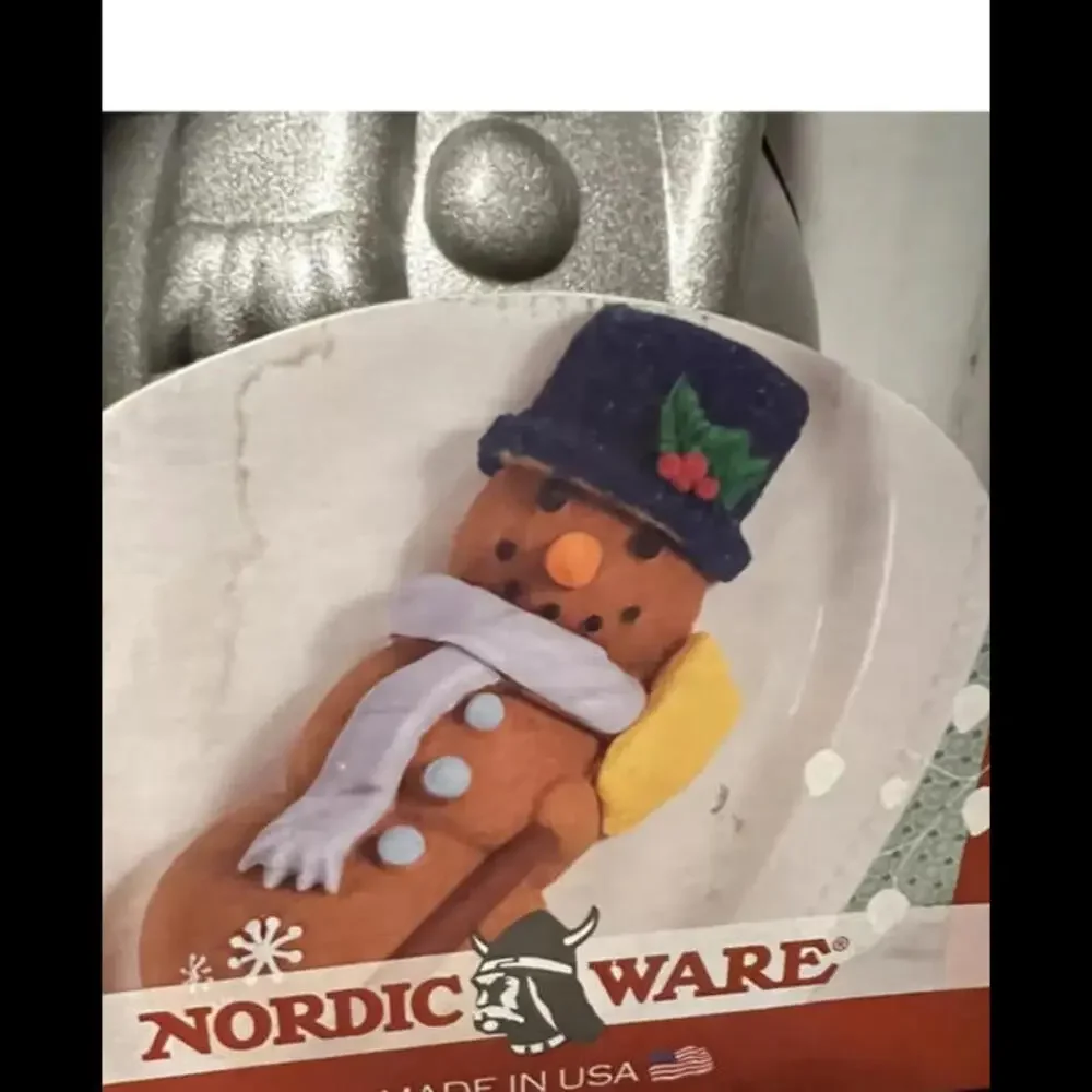 🌲🎁NIB Snowman Cake Pan, Cast Aluminum By Nordic Ware Cake Mix